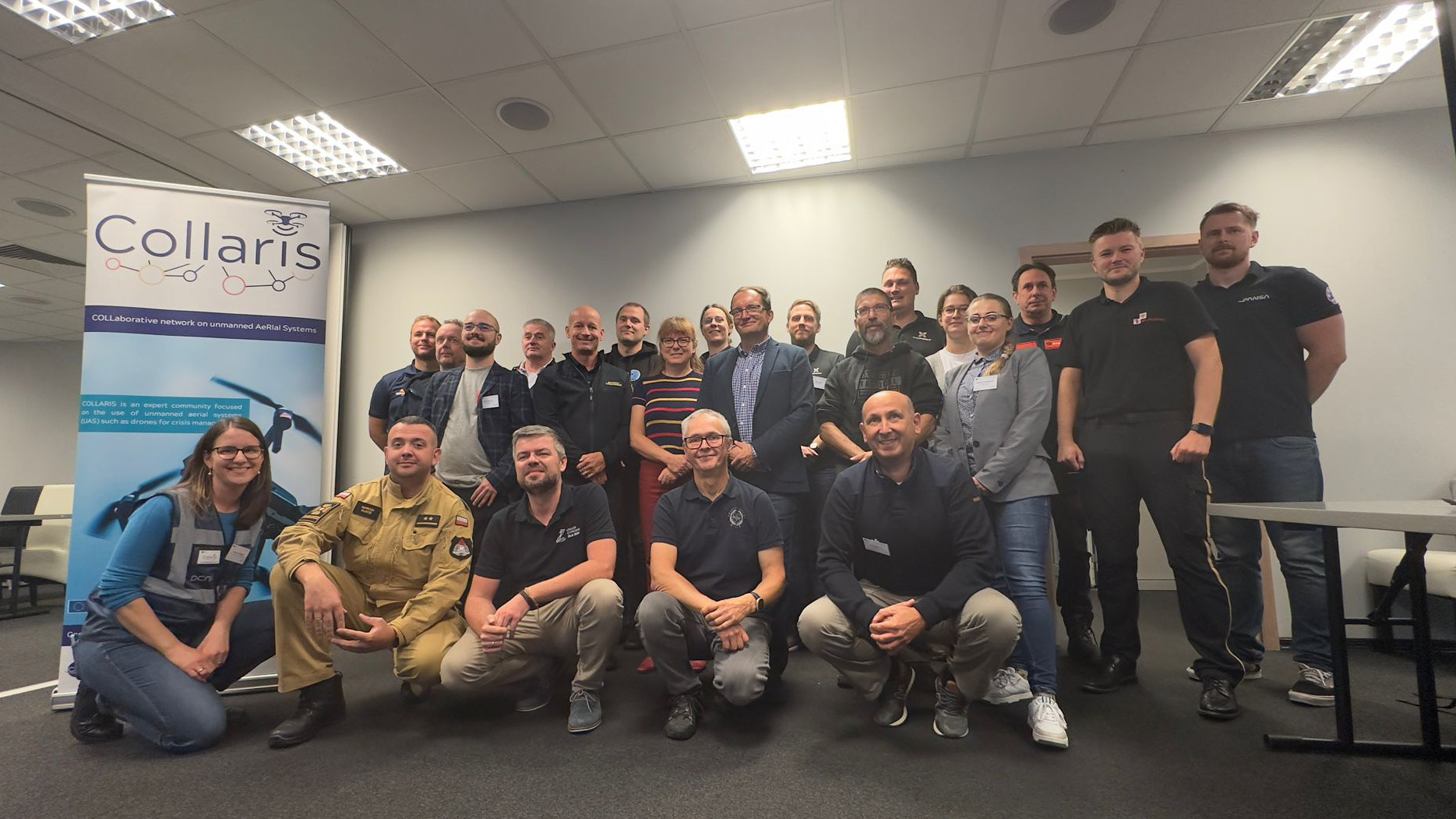 Teilnehmer:innen aus verschiedenen Ländern der Drohnenstaffel