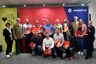 Mitarbeiter:innen bei der Ehrung für 20 Jahre haupt- oder ehrenamtliche Tätigkeit