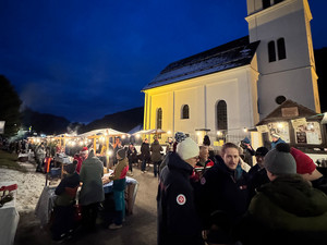 Blick auf den Christkindlmarkt (c) Johanniter