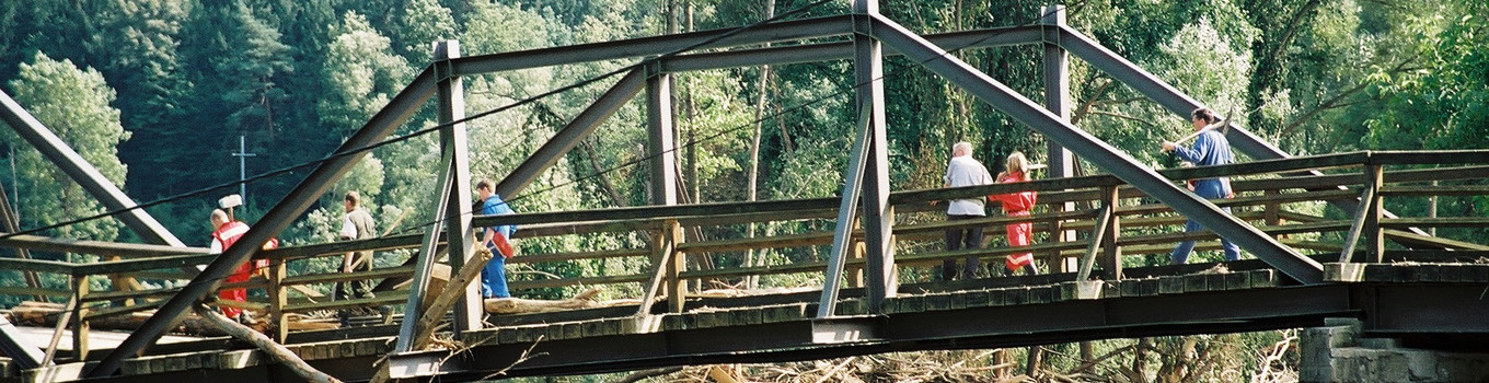 Hochwasser trifft Familien in [ORT]