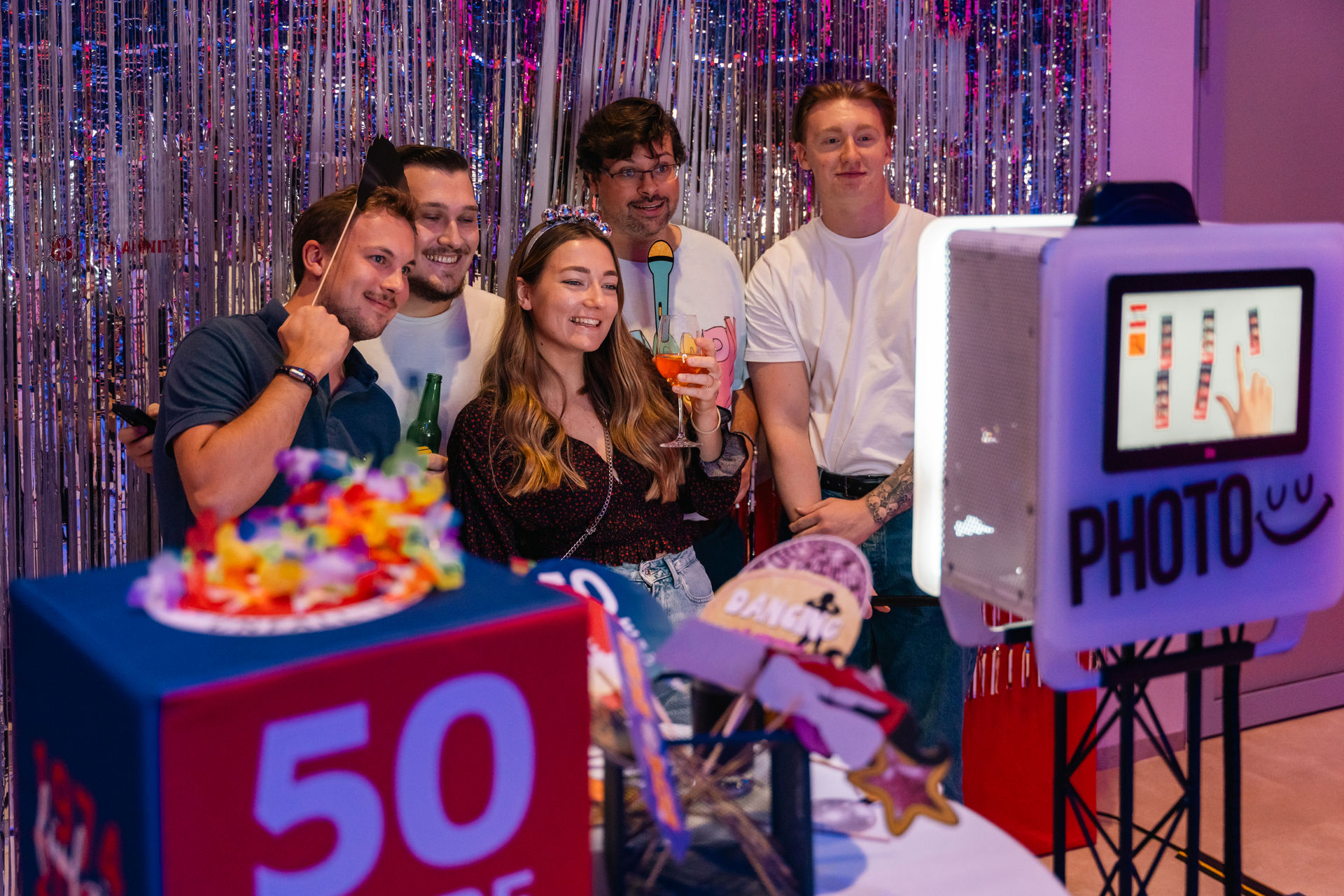 Gruppenfoto vor der Fotobox