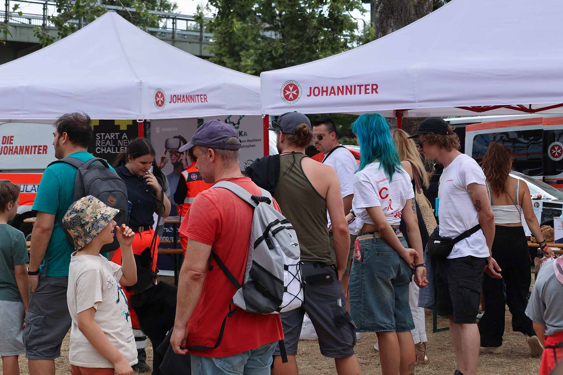 Andrang beim Stand der Johanniter auf der Donauinsel.