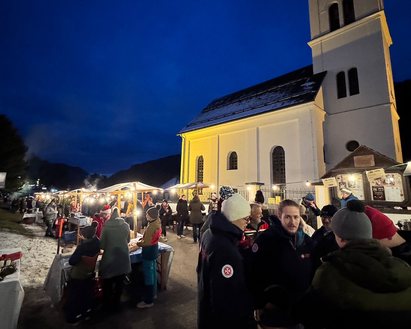 Blick auf den Christkindlmarkt (c) Johanniter