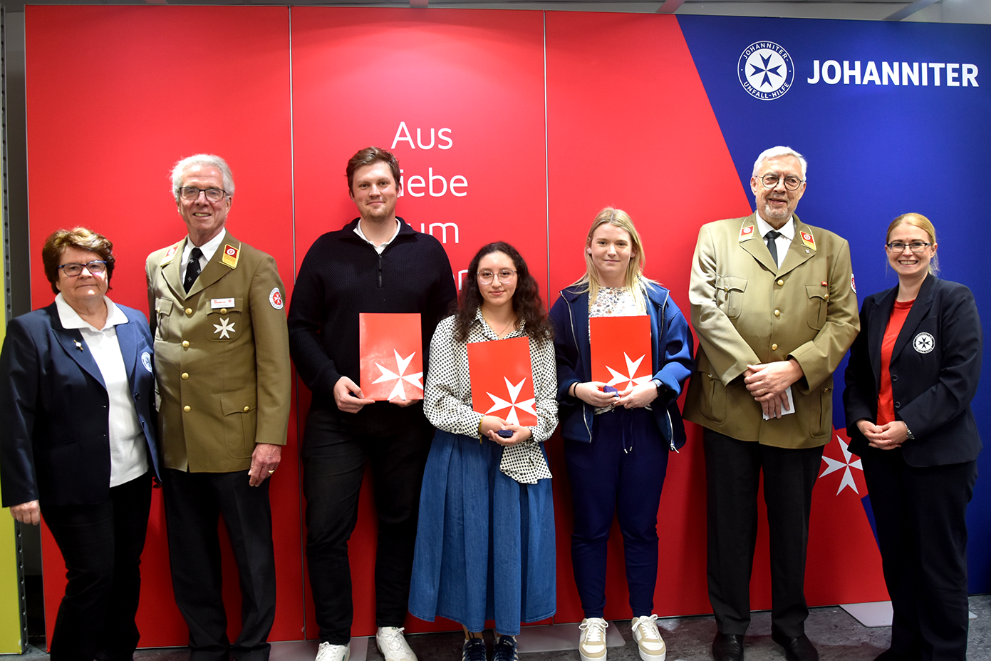 Mitarbeiter:innen bei der Ehrung für 5 Jahre haupt- oder ehrenamtliche Tätigkeit